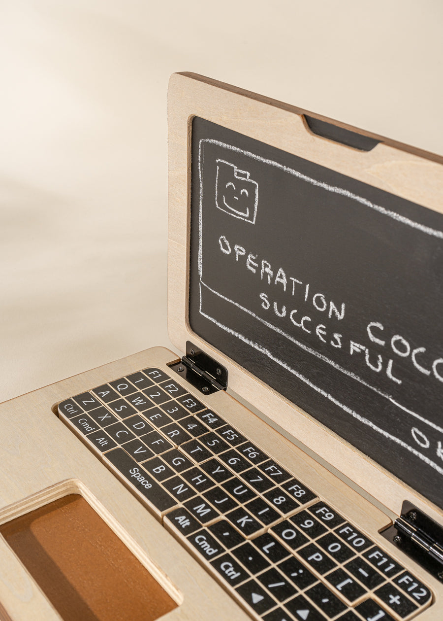 Wooden Toy Laptop – Nascondino